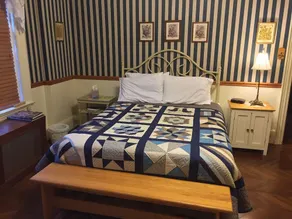 Red Lion Bed & Breakfast - Image 2