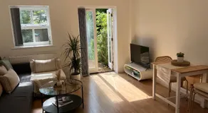 Stylish 2-Bed house near Oxford City Centre - Image 2