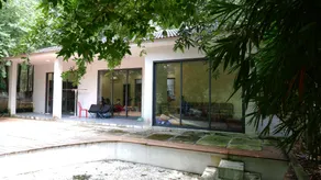 a - Image 5