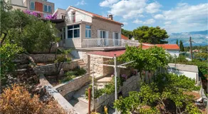 Beach Front Home In Splitska With House Sea View - Image 5