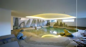 Alexander Charme Hotel - Image 4
