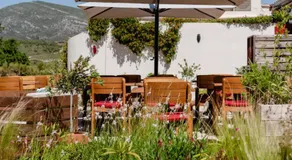LES VOLETS ROUGES - Hôtel Cassis - Situé dans le Parc National des Calanques - Parking Gratuit - Image 5
