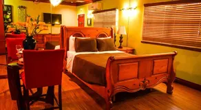 Brownstone Guesthouses Seabeach - Image 2