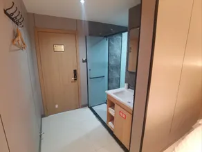 Longsheng Business Hotel - Image 5