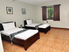 Harbour Gardens Tourist Inn - Image 4