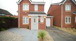 Luxury 3BR House 4 Bathrooms Free Parking Sleeps 5 - Image 5