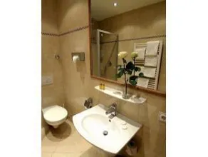 Hanseat-Hotel - Image 2
