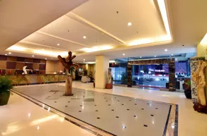 Rocky Plaza Hotel Padang - Image 2
