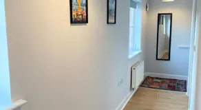 2 Bedroom Flat near Redhill train station, easy access to Gatwick & London - Image 4