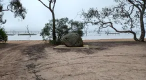 Lakeside Off-Grid Luxury Cabin Redman View - Image 4
