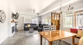Cozy Volcanic Rainforest House - Image 2
