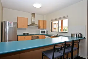 Cosmopolitan Apartments - Image 2