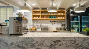 White Ivory Bed And Breakfast - Image 4