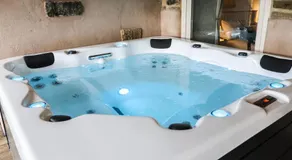 Tanyard Barn - Luxury Hot Tub & Secure Dog Field Included - Image 4