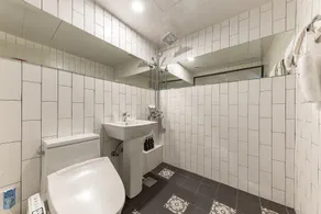 NU Hotel - Image 3