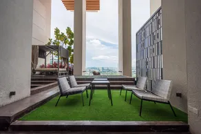 HighPark Suites by Airhost - Image 3