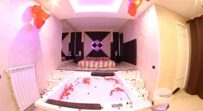 Hotel Chic - Image 2