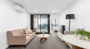 Modern Chic 1-Bedroom Apartment with Parking - Image 4