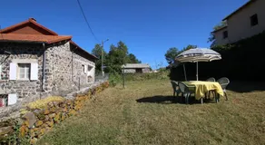 Gîte confortable en hameau calme près du Puy en Velay – 2 chambres, équipement bébé, terrain fermé - FR-1-582-141 - Image 4