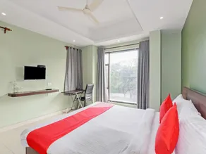 OYO Townhouse 152 Sarat Colony - Image 3