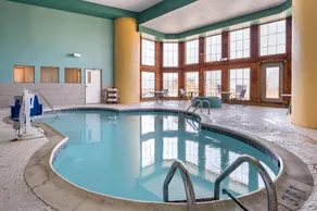 Clarion Pointe Indianapolis Airport - Image 4