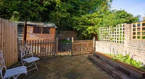Relax with the whole family at the cosy cottage - Business rates available please enquire - Image 5