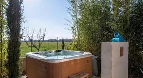 Vacation rental with pool and Jacuzzi, close to Arles - sleeps 10 - Image 4