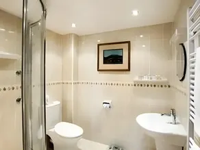 Manston Guest House - Image 3