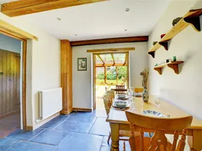 Spacious Holiday Home in Manorbier with Fenced Garden - Image 5