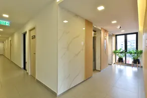 V32 Hotel - Image 4