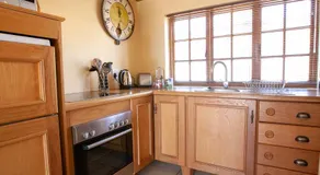 Crimson Cottage - Image 4