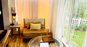 Ne Miami Cottage - Image 2