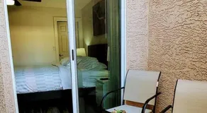 L - Fully remodeled and professionally decorated - Image 4