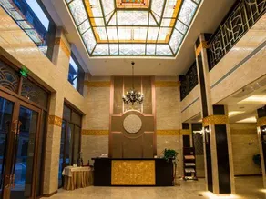 Art Deco Hotel - Image 4
