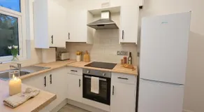 New Stylish Modern Home & Free Parking! - Image 3