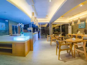 Twin Tides Resort - Image 4