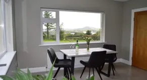 Twin Lake View - Bungalow in Pontoon - Image 2