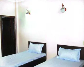 Girls-only hostel with monthly rental options - Image 2