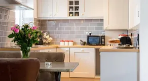 Thrush Nest Cottages - Wren Cottage sleeps 4, 2 bedrooms & Stable Cottage sleeps 2, 1 bedroom - Image 2