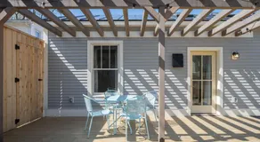Queen City Bungalow & Cottages - Image 5