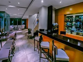 Elegance Hotel - Image 4
