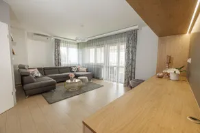 Penthouse Deluxe Apartment - Free Parking, Garden - Image 2