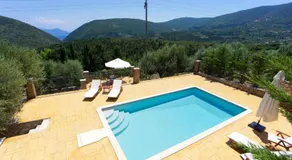 Pilikas Luxury Villas - Image 3
