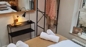 The Cosy Fox - Image 4