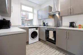 Modern Home, Perfect for Families, Sleeps 6 - Image 3