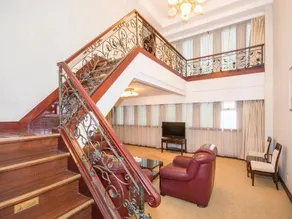 Hubei East Lake Hotel - Image 3