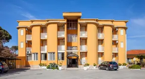 Hotel Rosy - Image 2