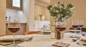 WhiskAwayHomes - Sebright Avenue - Luxury home - Image 4