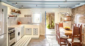 Dinora Villa - Image 1