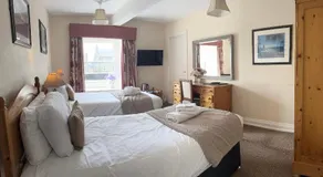 The Golden Lion Hotel - Image 2
